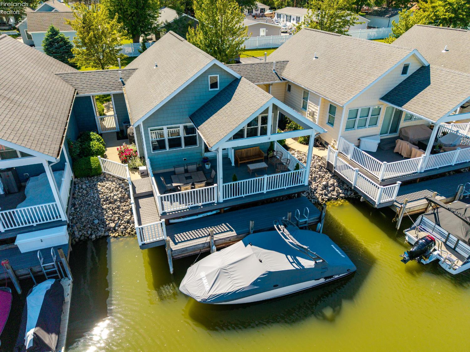9886 E Bayshore Road 19