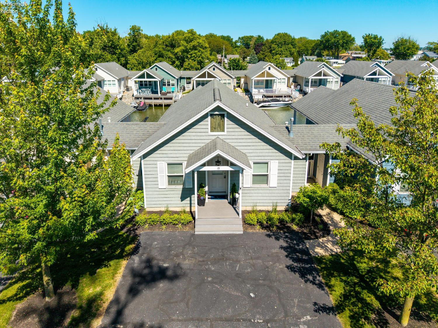 9886 E Bayshore Road 19