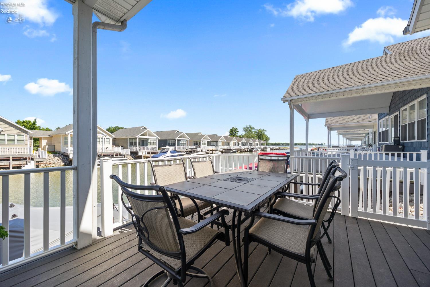 9886 E Bayshore Road 19