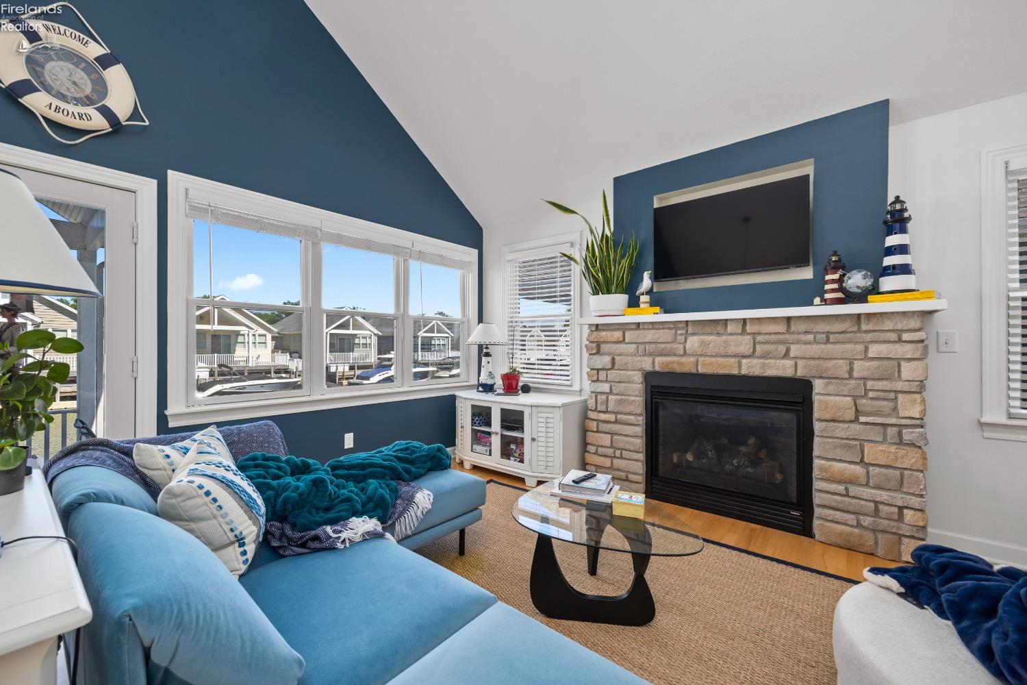 9886 E Bayshore Road 19