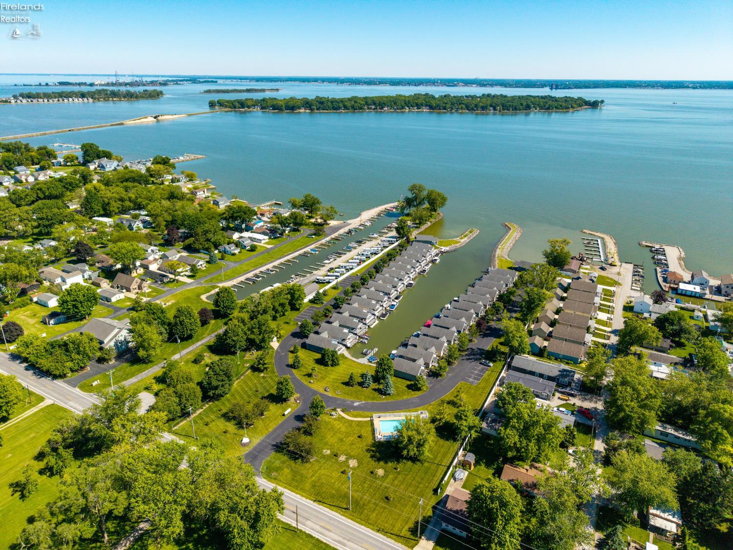 9886 E Bayshore Road 19