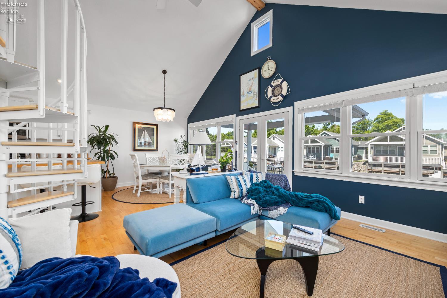9886 E Bayshore Road 19