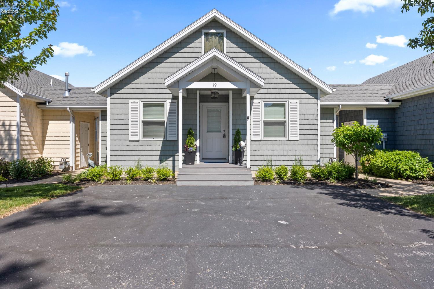 9886 E Bayshore Road 19
