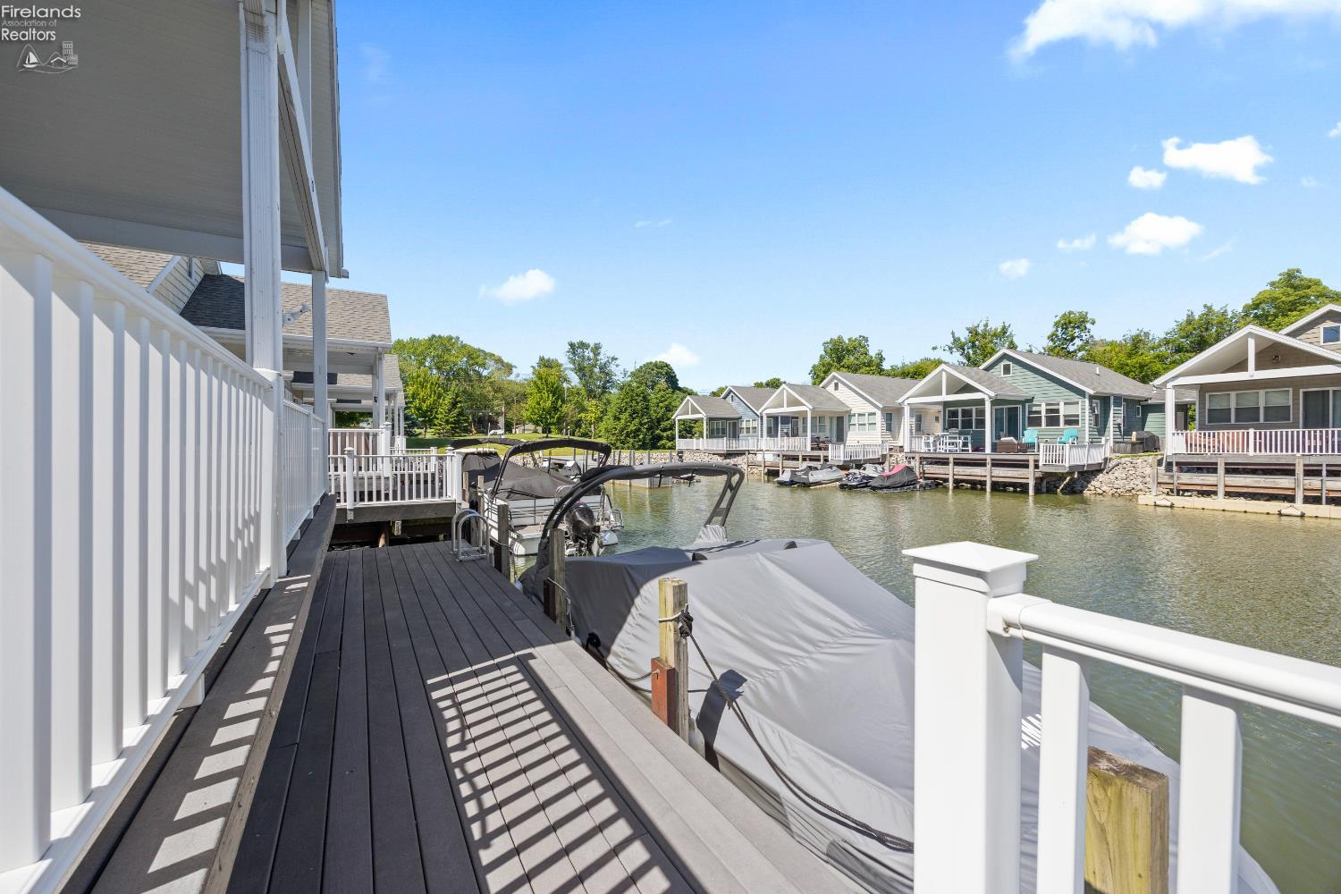 9886 E Bayshore Road 19
