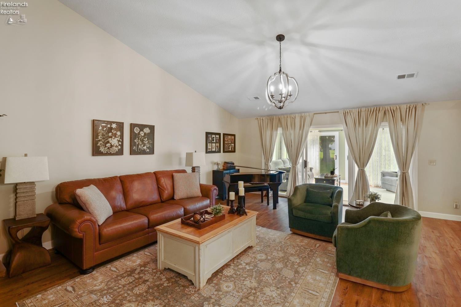 2212 Westwind Drive