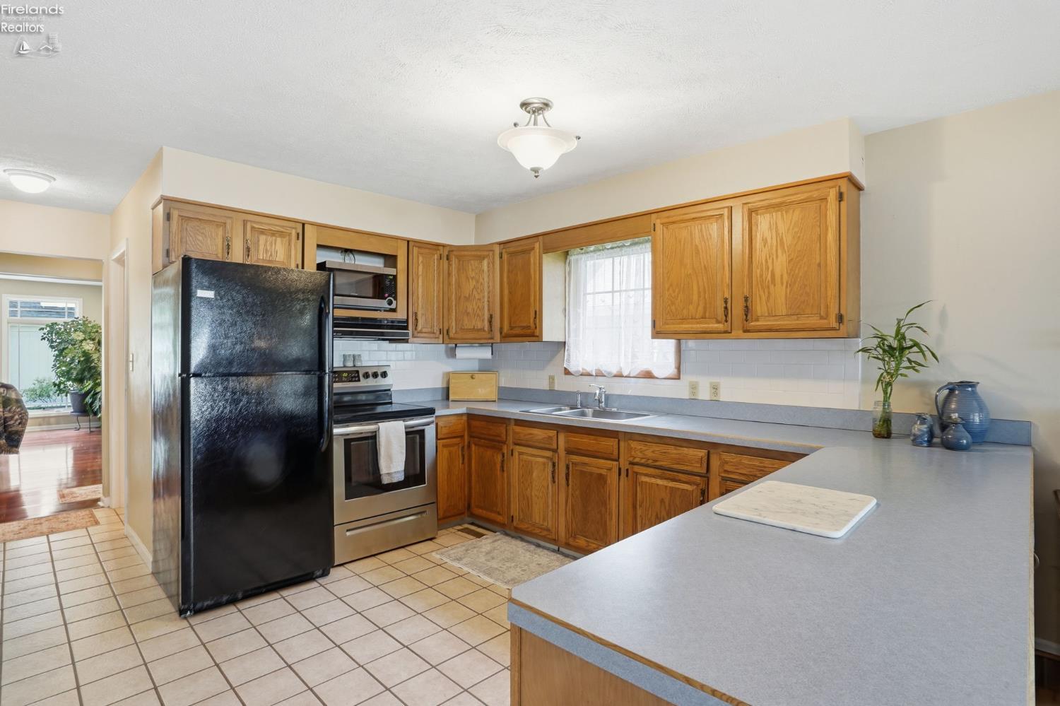 3594 S Memorial Shoreway Drive
