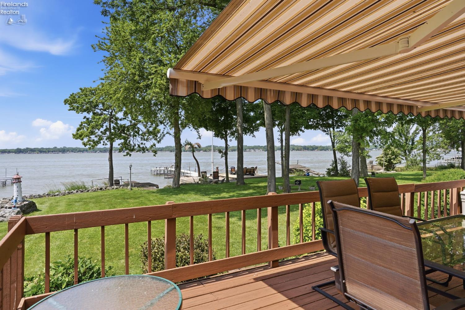 3594 S Memorial Shoreway Drive