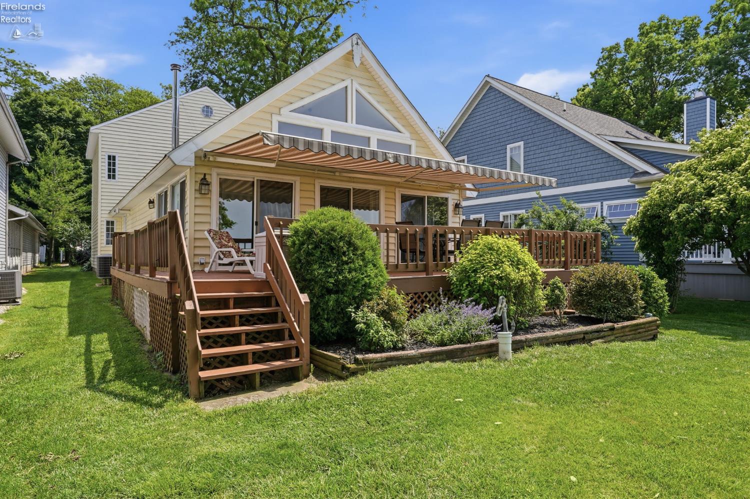 3594 S Memorial Shoreway Drive