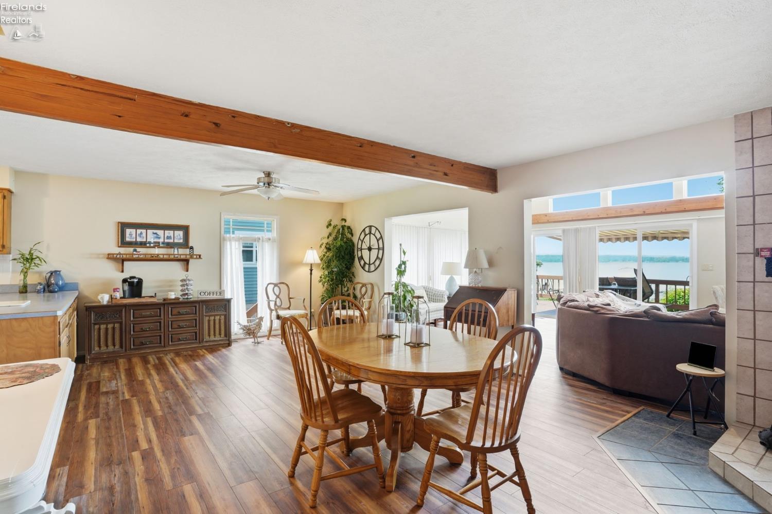 3594 S Memorial Shoreway Drive