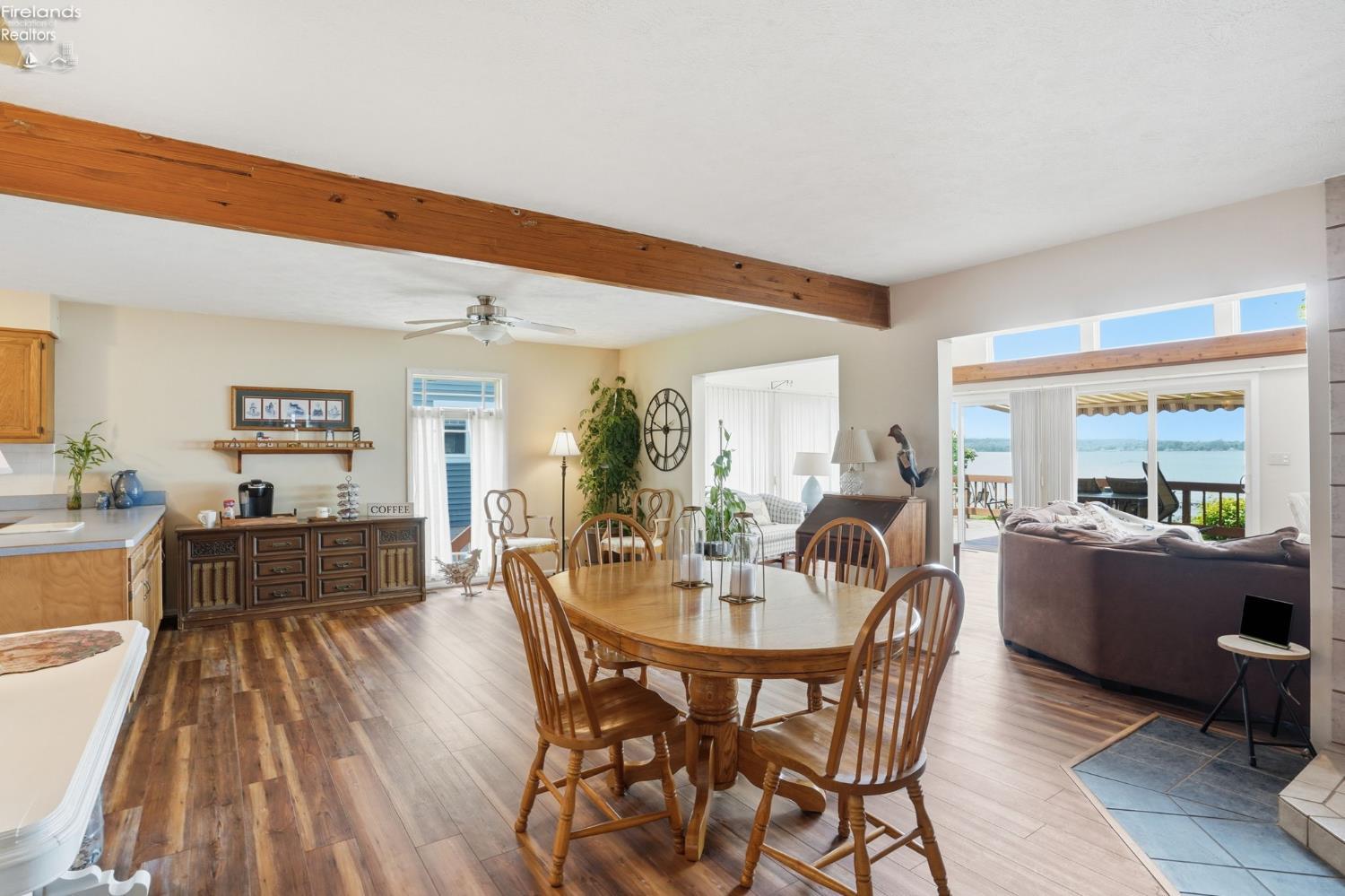 3594 S Memorial Shoreway Drive