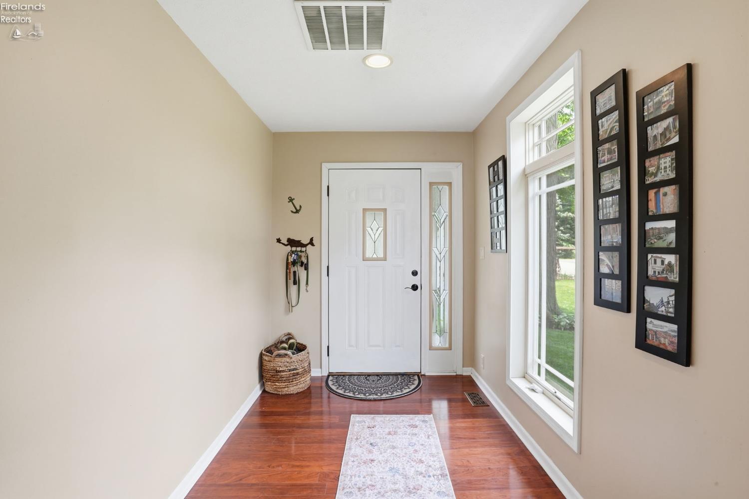 3594 S Memorial Shoreway Drive
