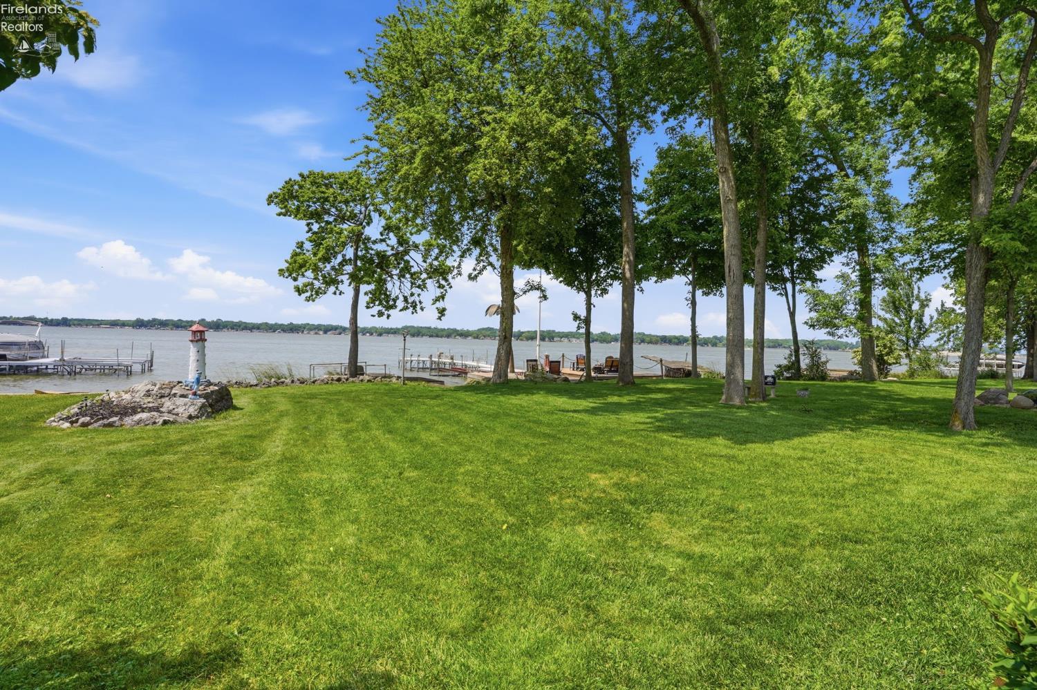 3594 S Memorial Shoreway Drive