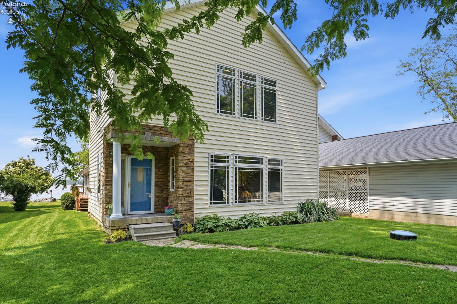 3594 S Memorial Shoreway Drive