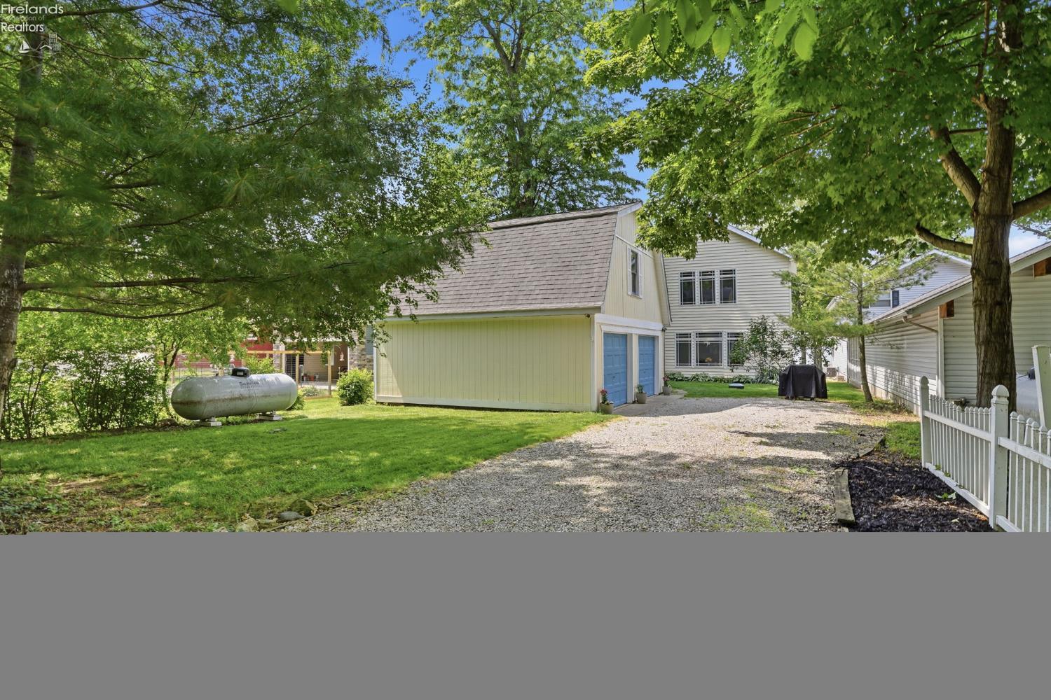 3594 S Memorial Shoreway Drive