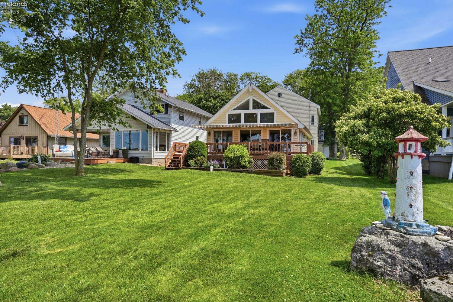 3594 S Memorial Shoreway Drive