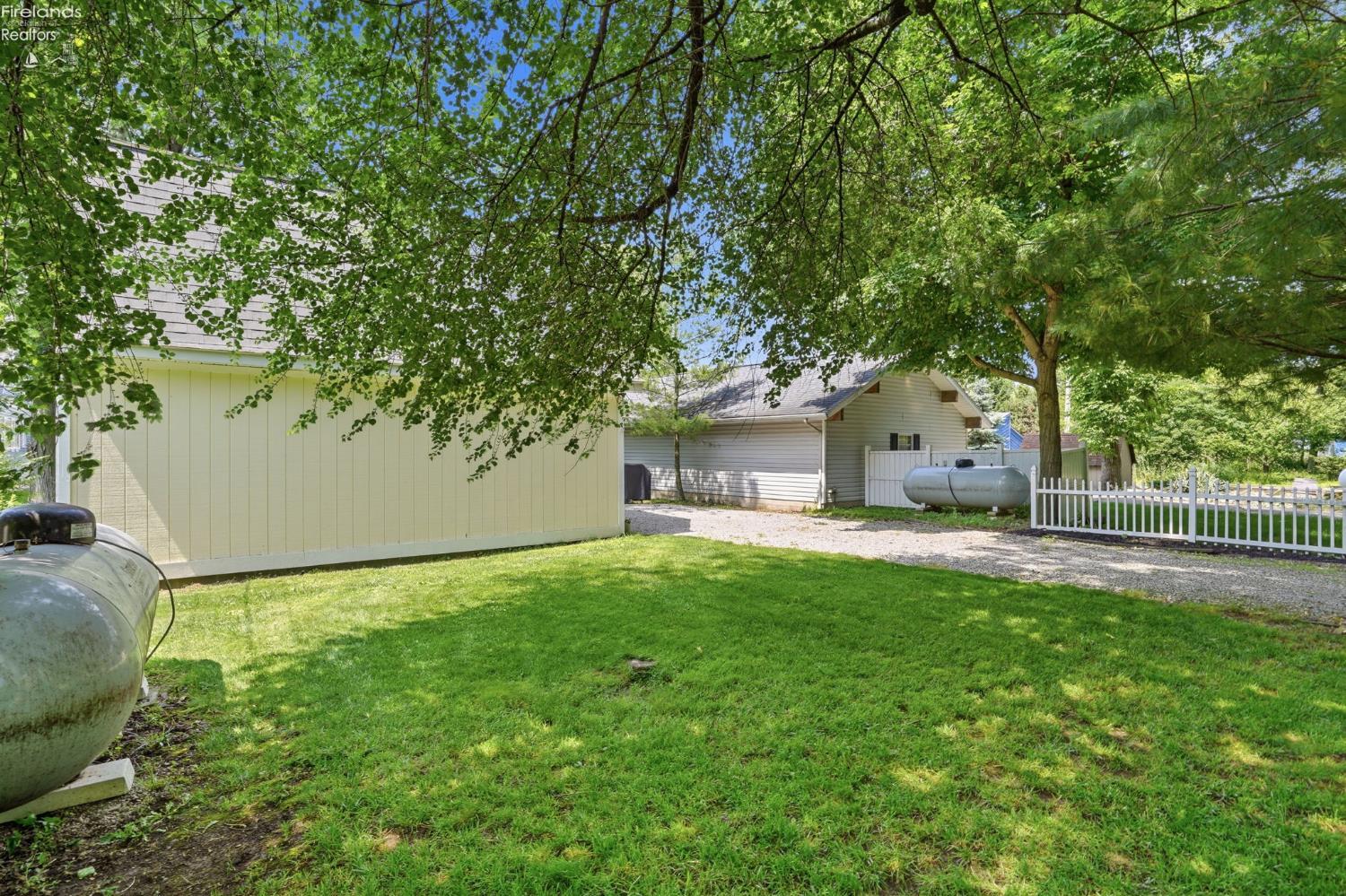 3594 S Memorial Shoreway Drive