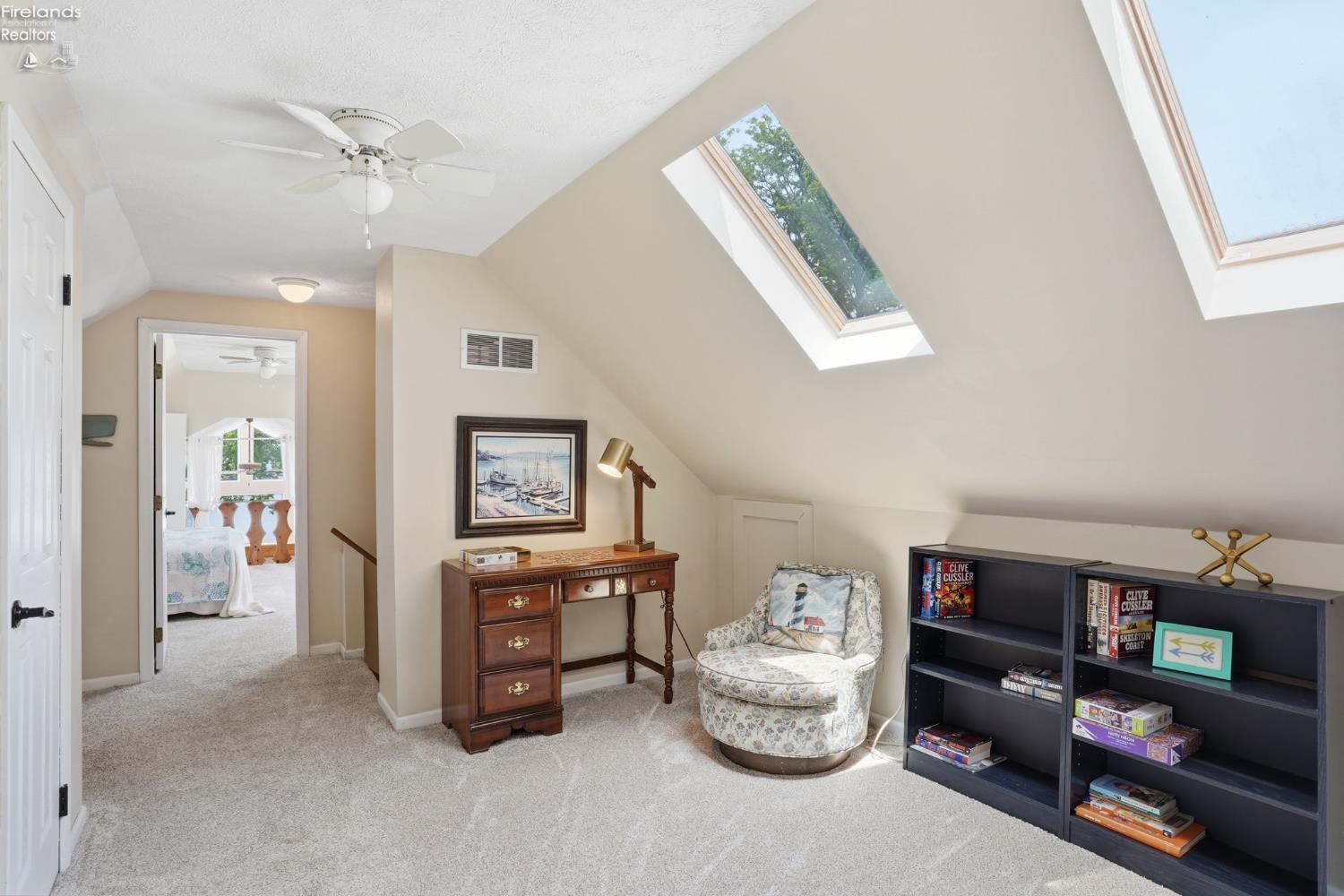 3594 S Memorial Shoreway Drive