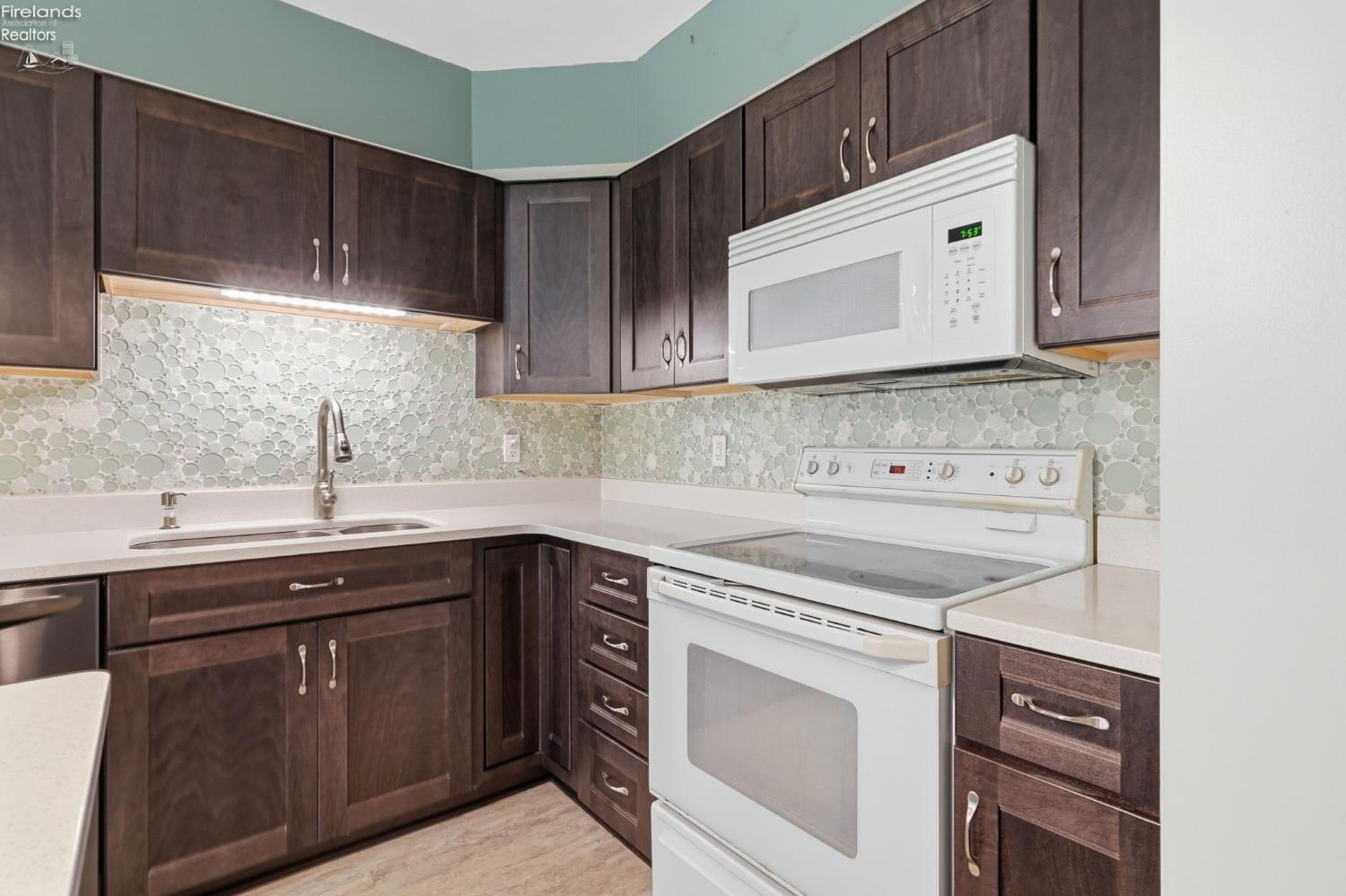 111 E 10th Street