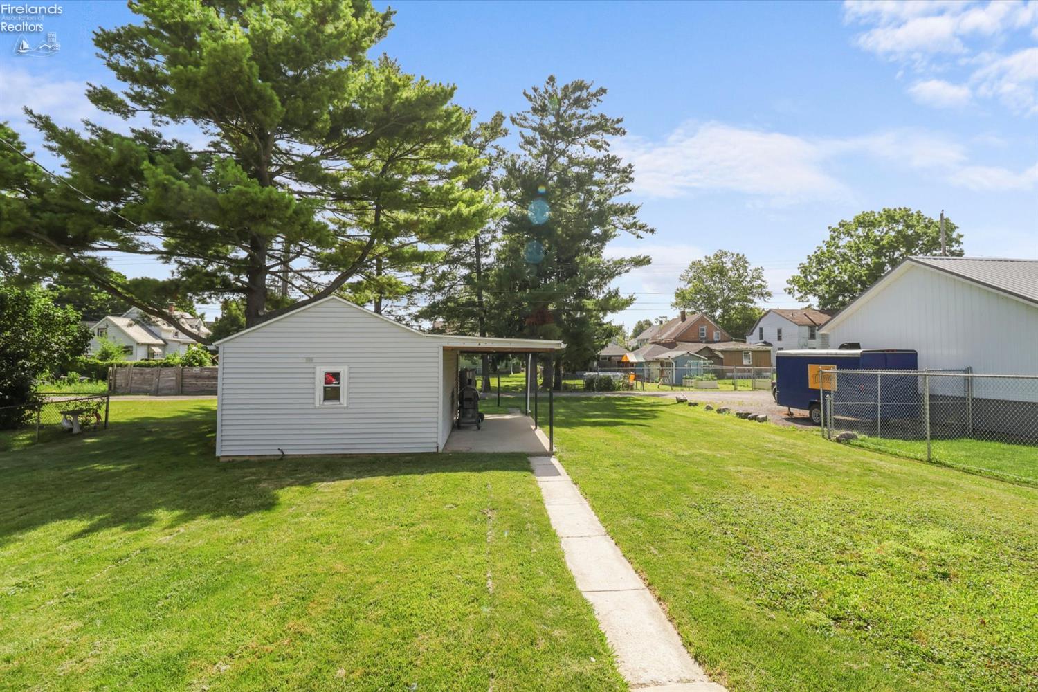 1219 Carbon Street
