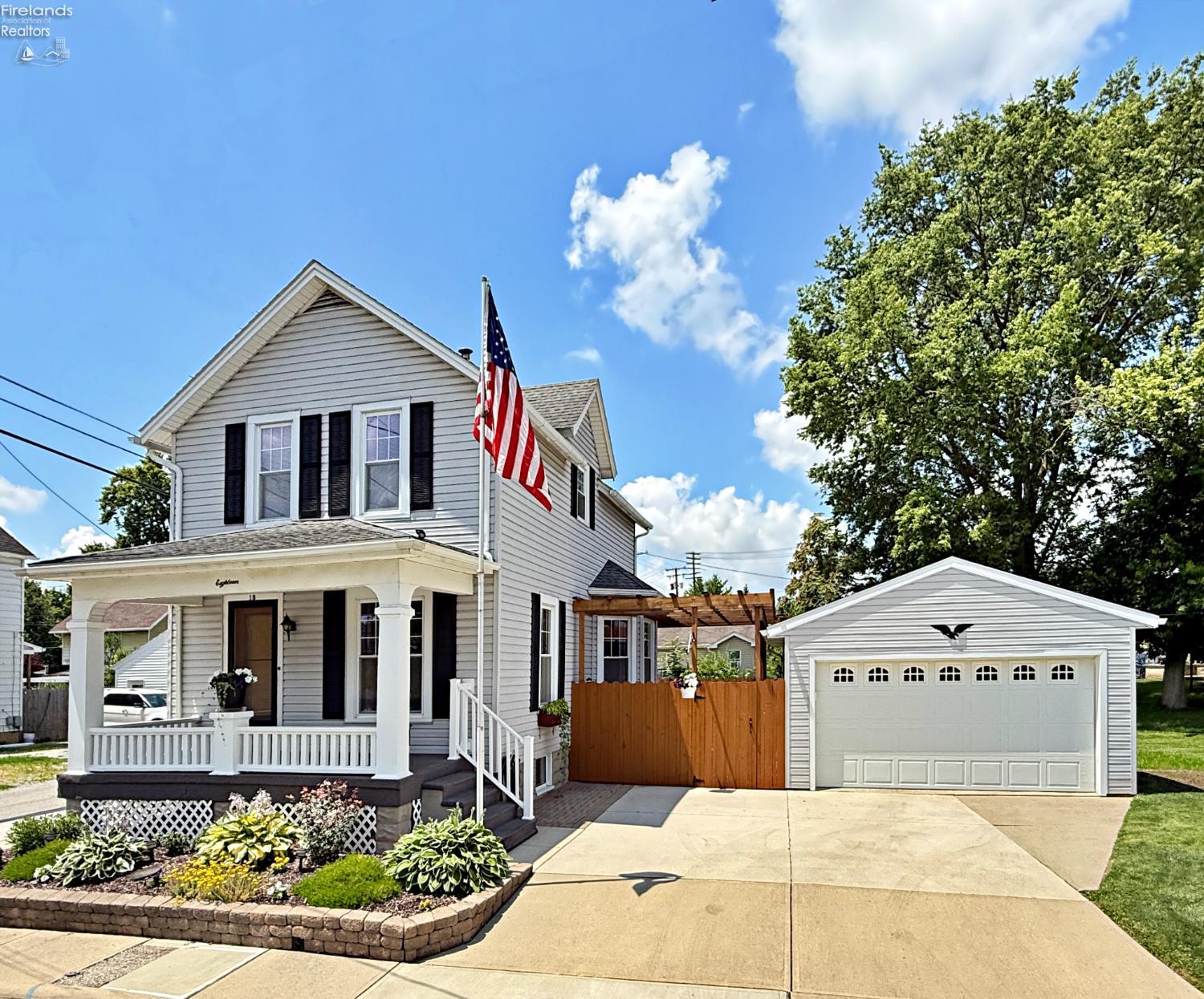 18 Maple Street