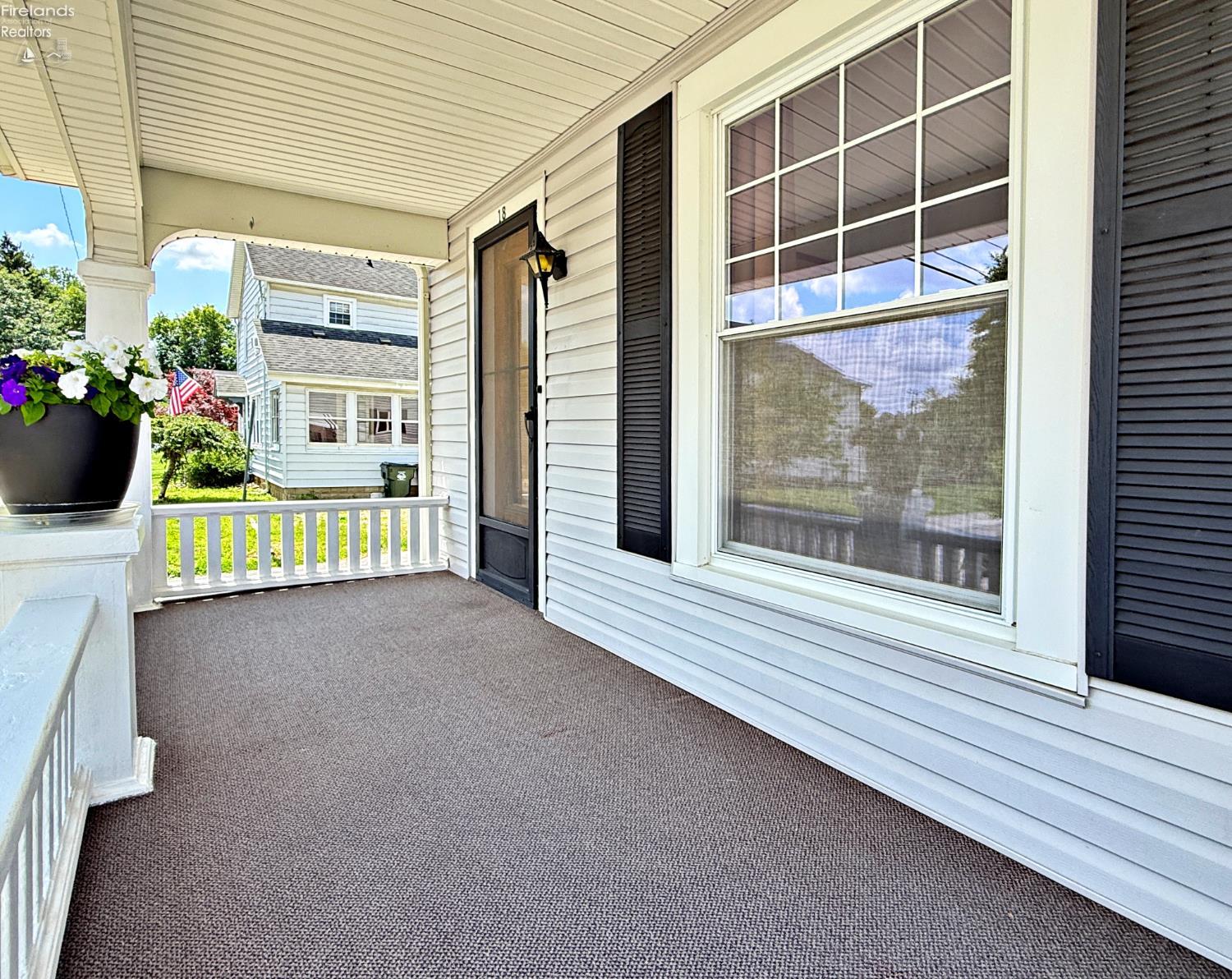 18 Maple Street