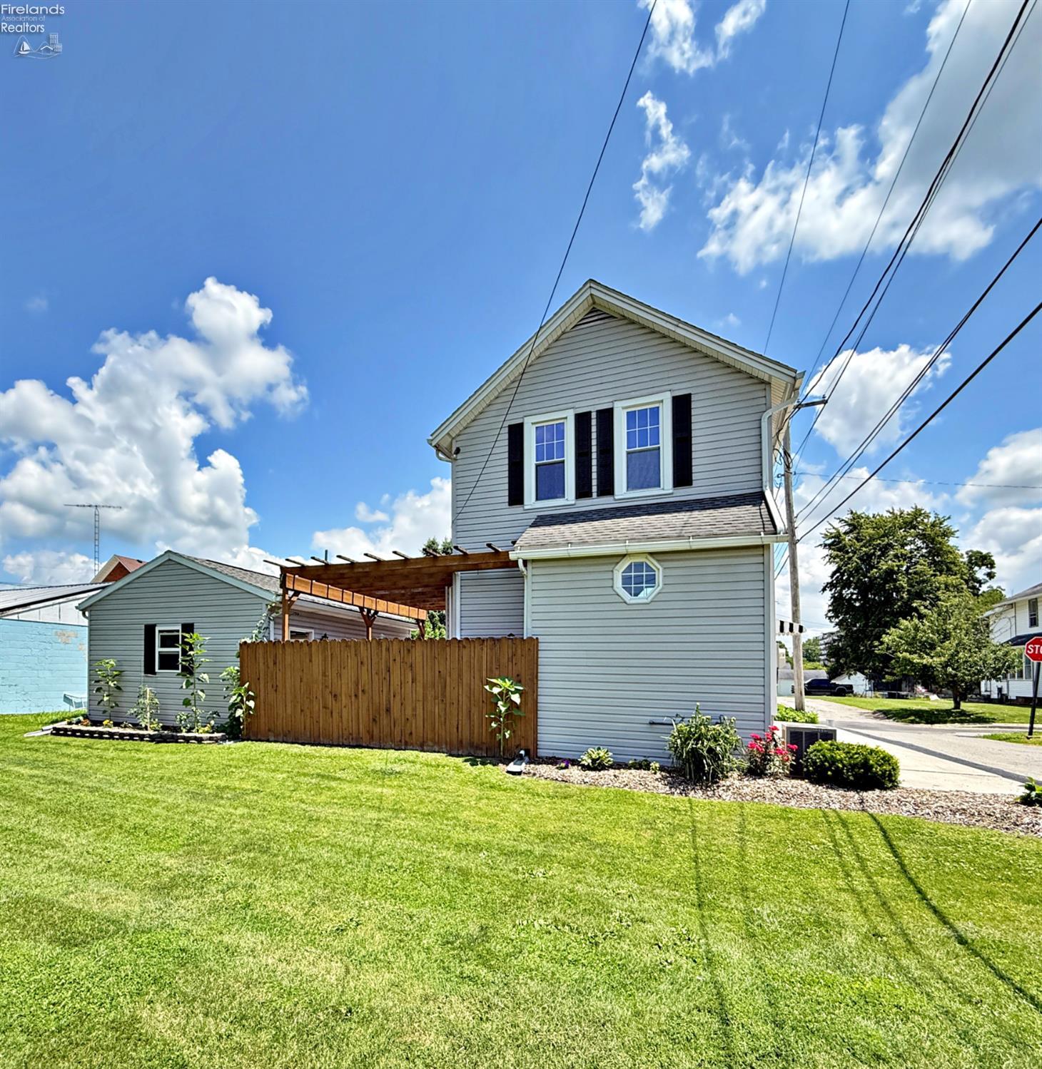 18 Maple Street