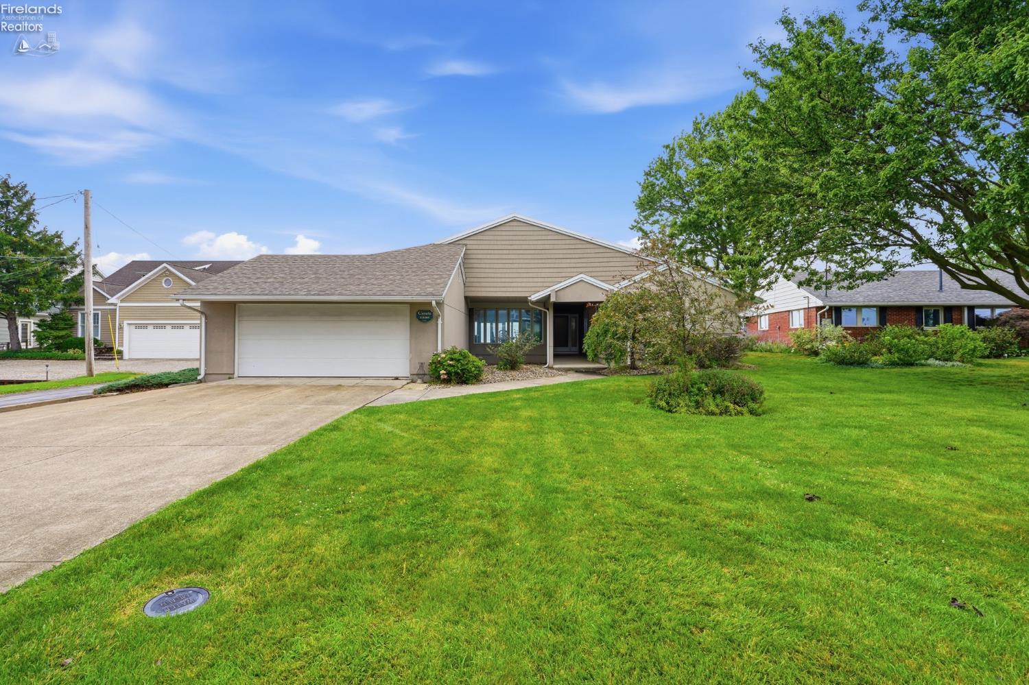 1598 N Edgewater Drive