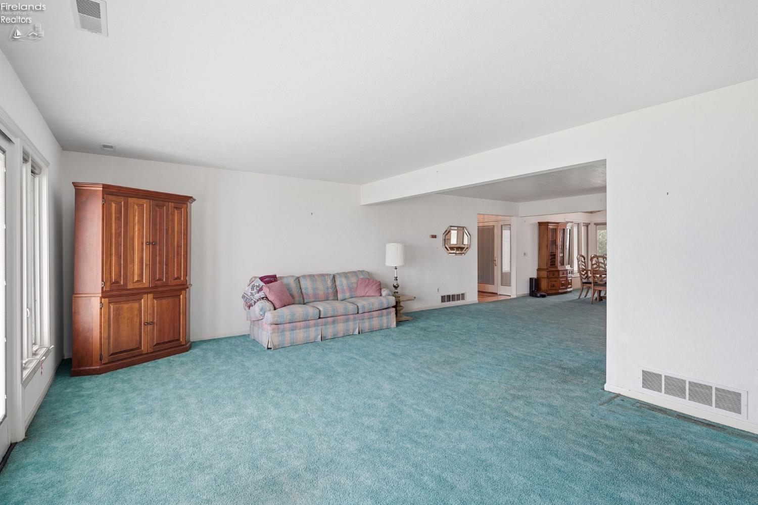 1598 N Edgewater Drive