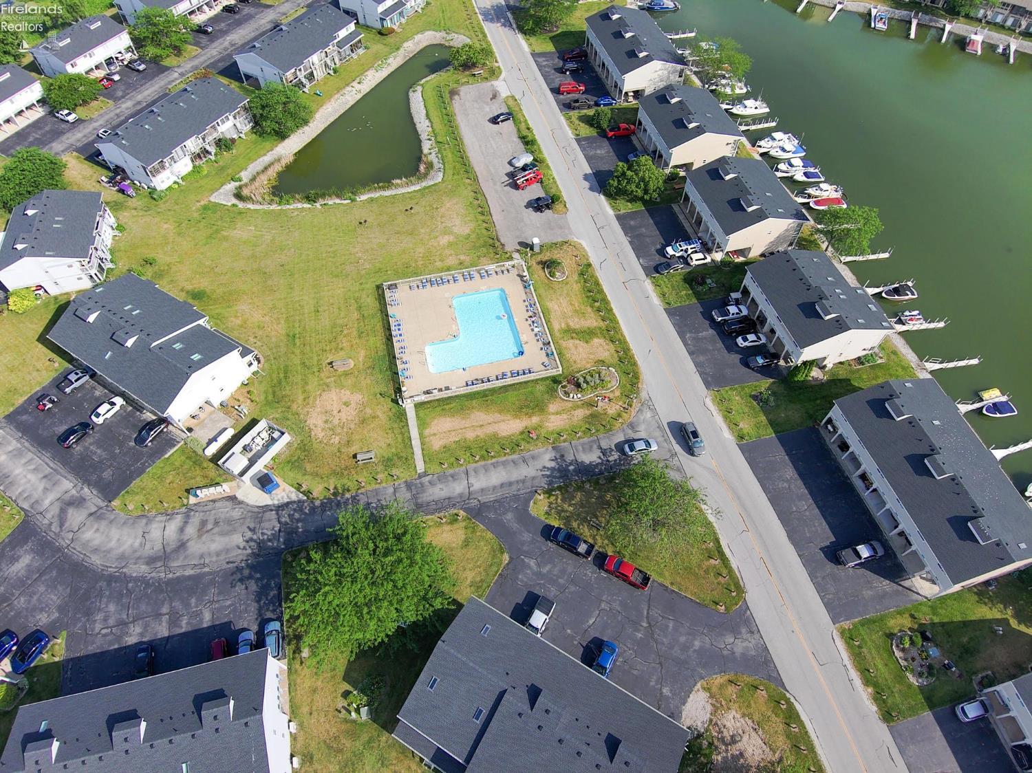 6475 Harris Harbor Drive