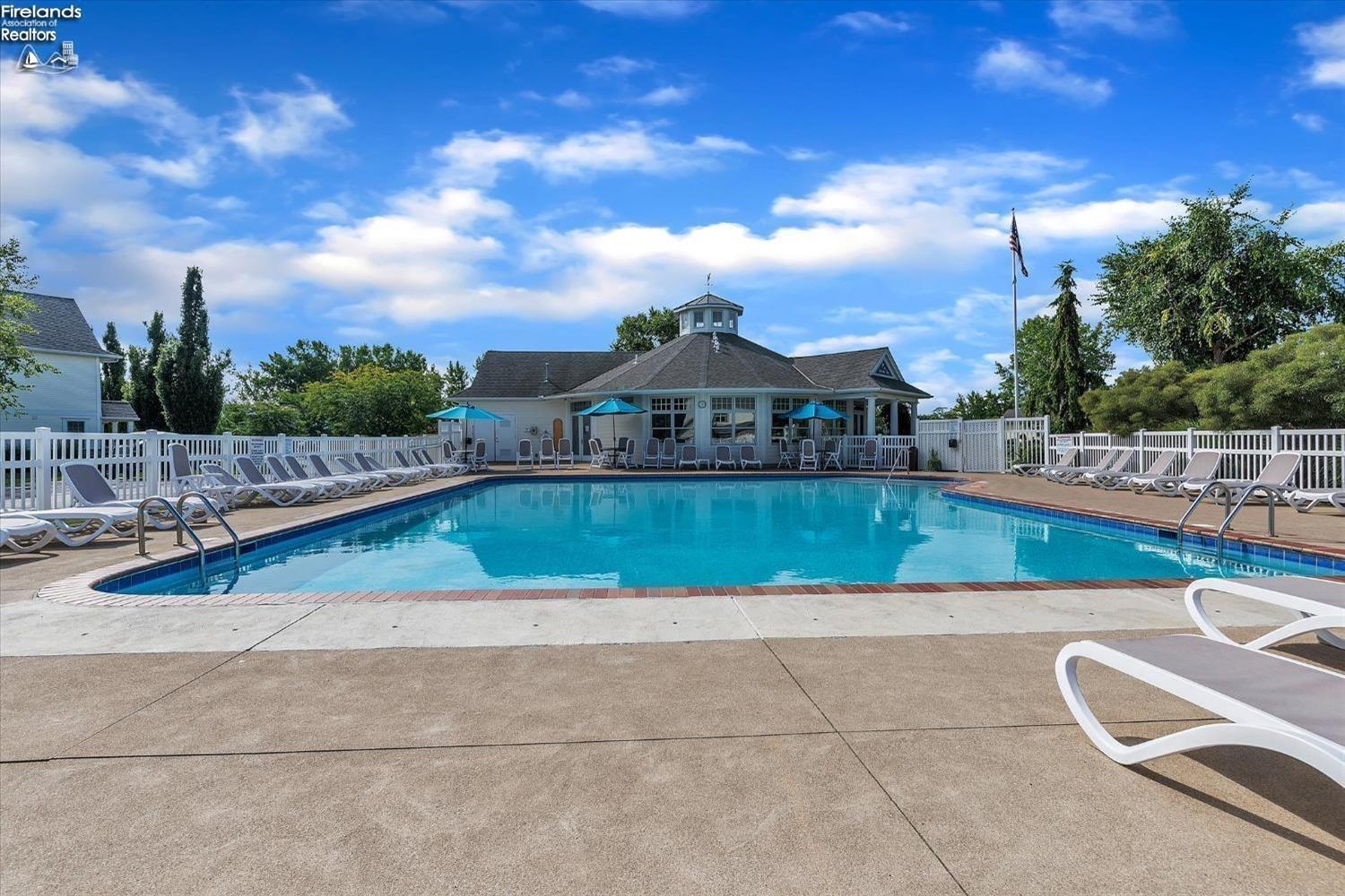 5019 E Blue Teal Drive