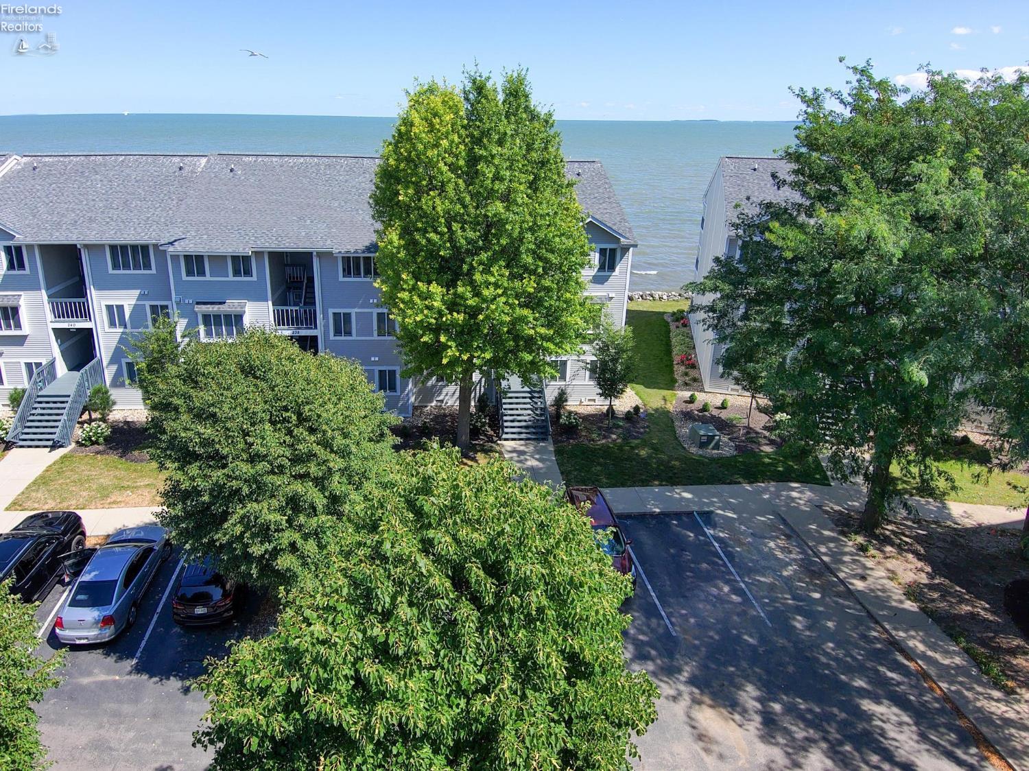 238 W Lakeshore Drive # 238D