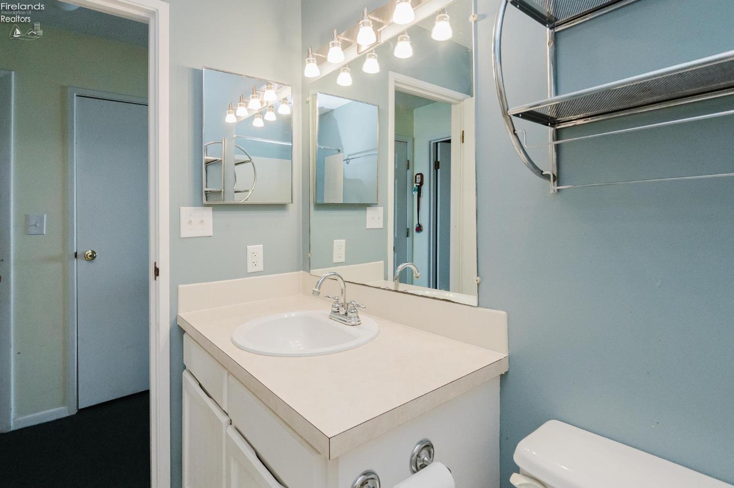 238 W Lakeshore Drive # 238D