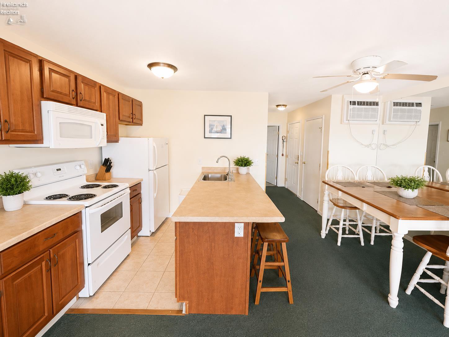 238 W Lakeshore Drive # 238D