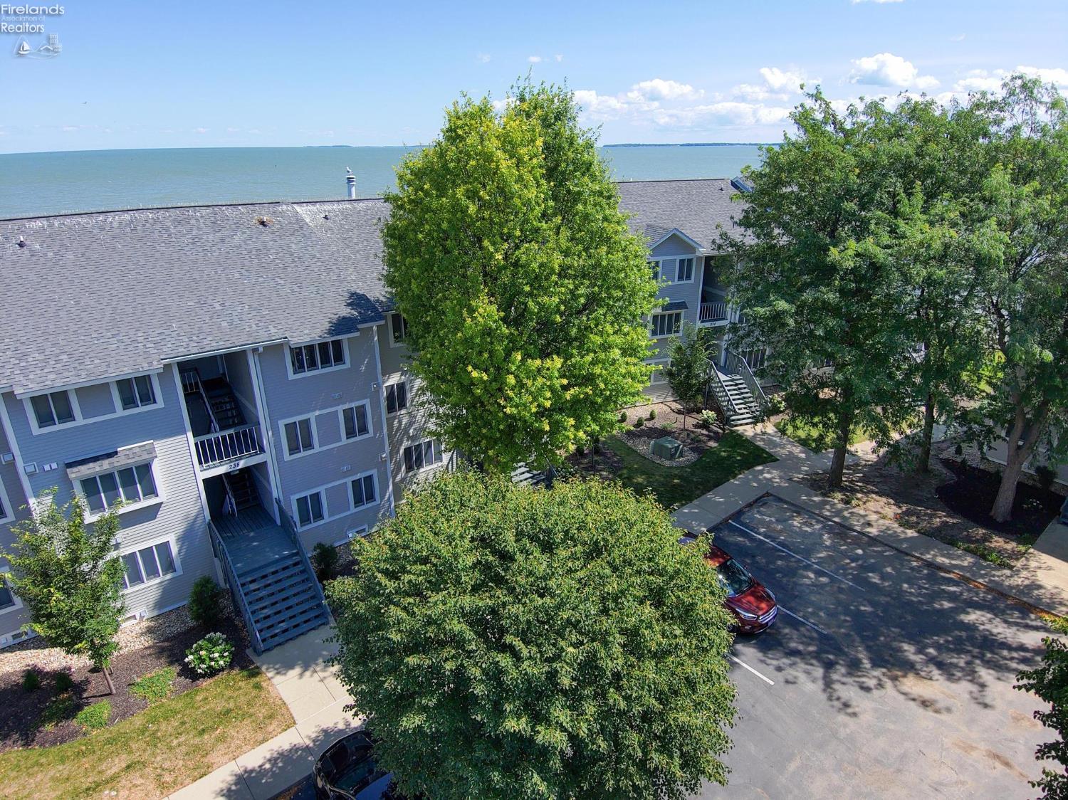 238 W Lakeshore Drive # 238D