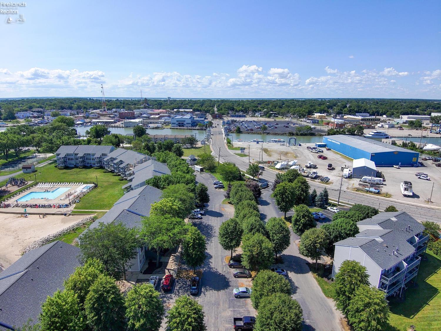 238 W Lakeshore Drive # 238D