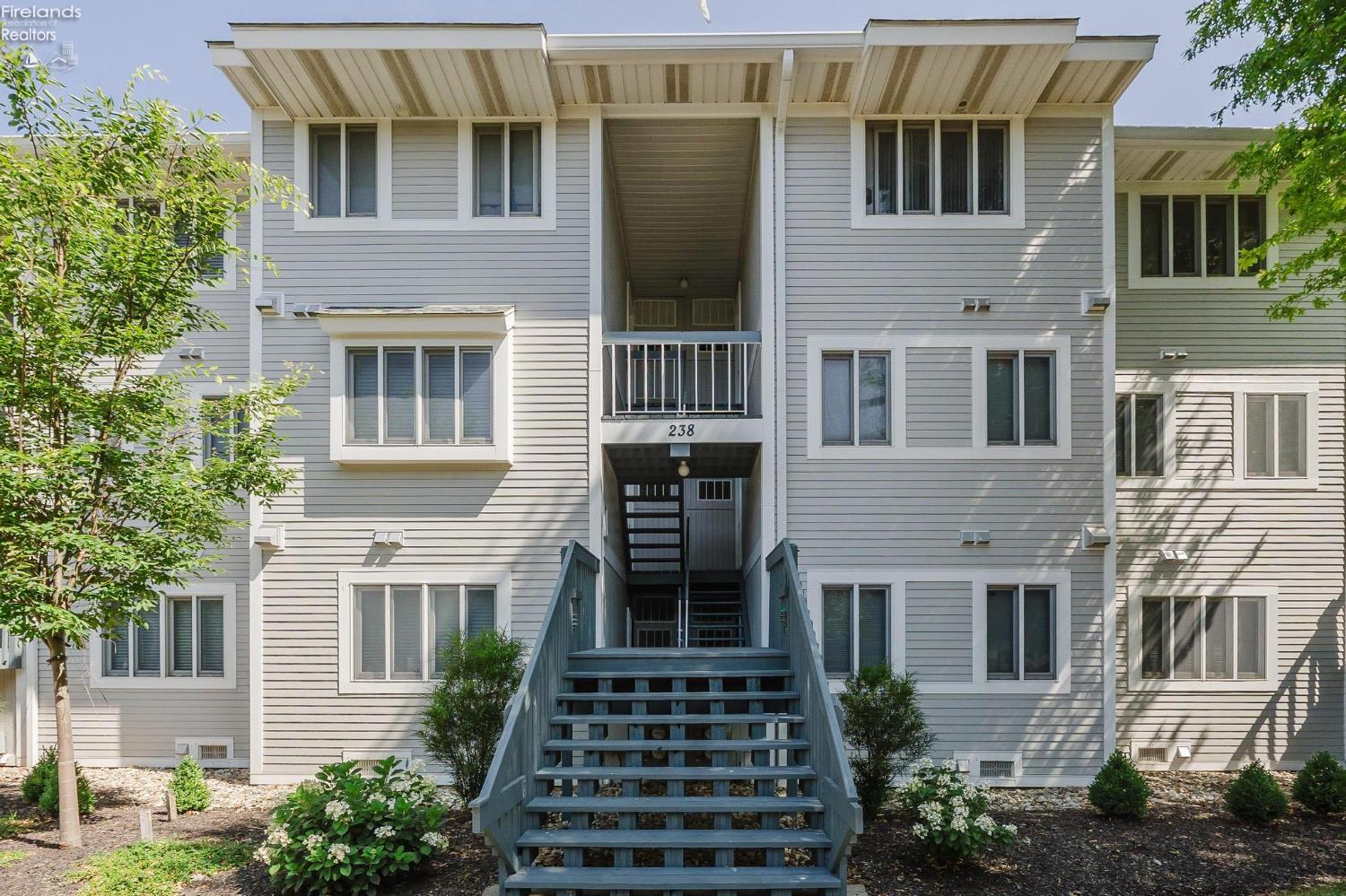 238 W Lakeshore Drive # 238D