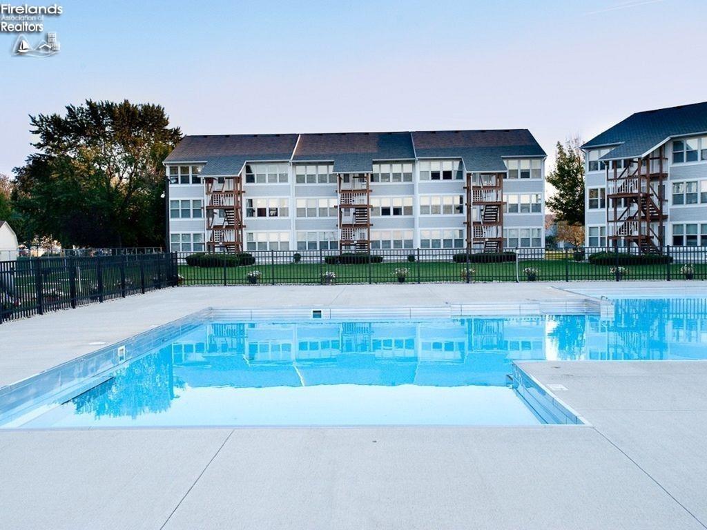 238 W Lakeshore Drive # 238D
