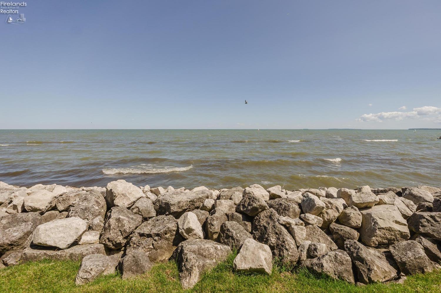 238 W Lakeshore Drive # 238D