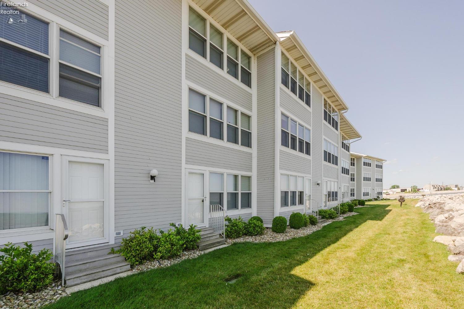 238 W Lakeshore Drive # 238D