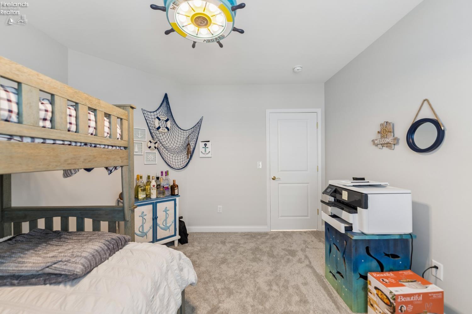2644 S Waterside Court