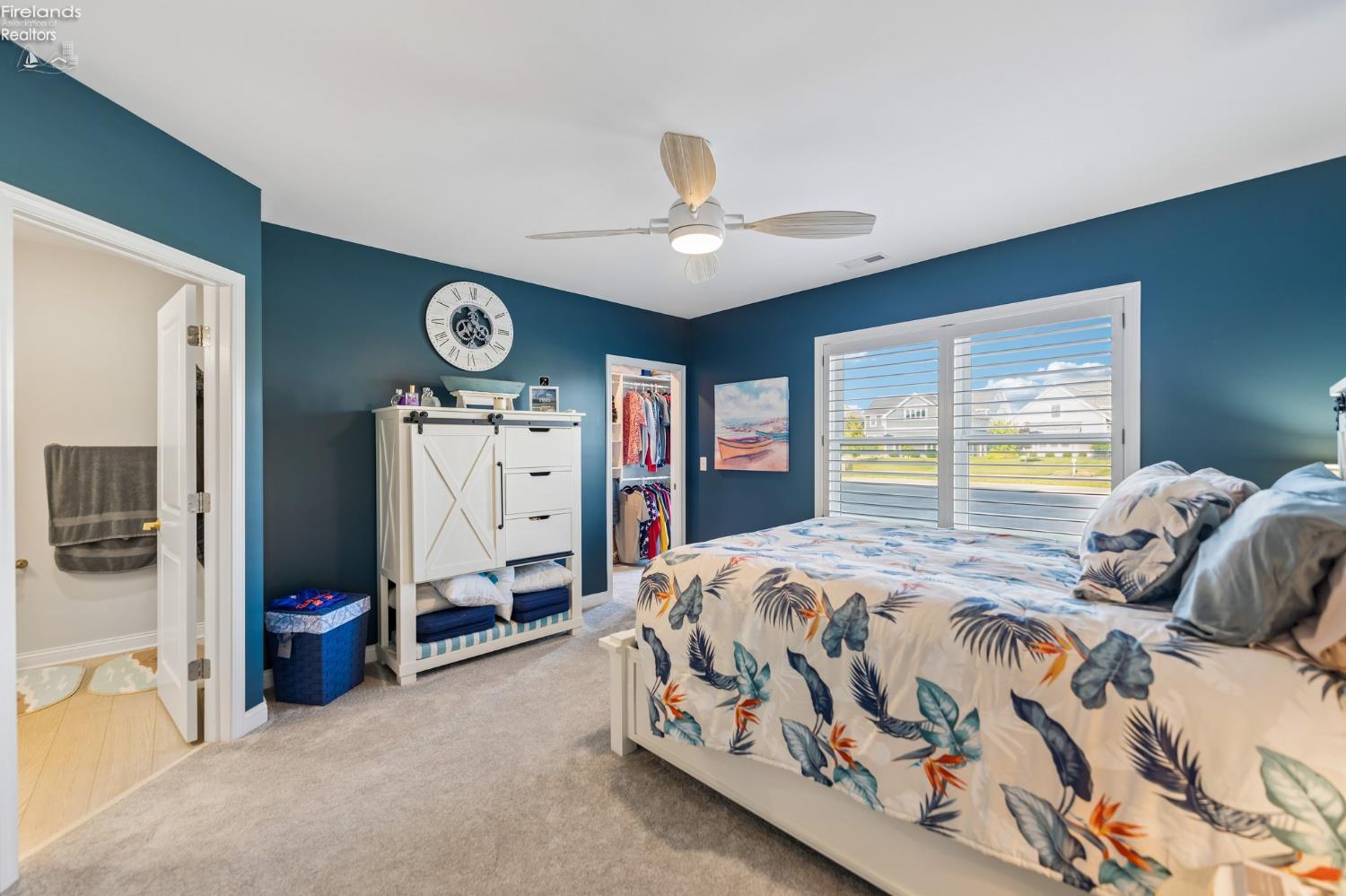 2644 S Waterside Court