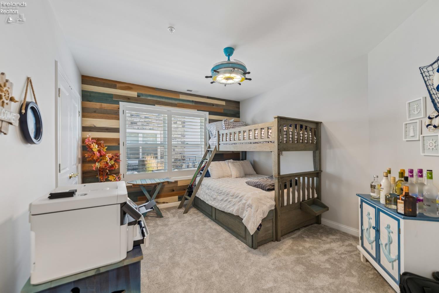 2644 S Waterside Court