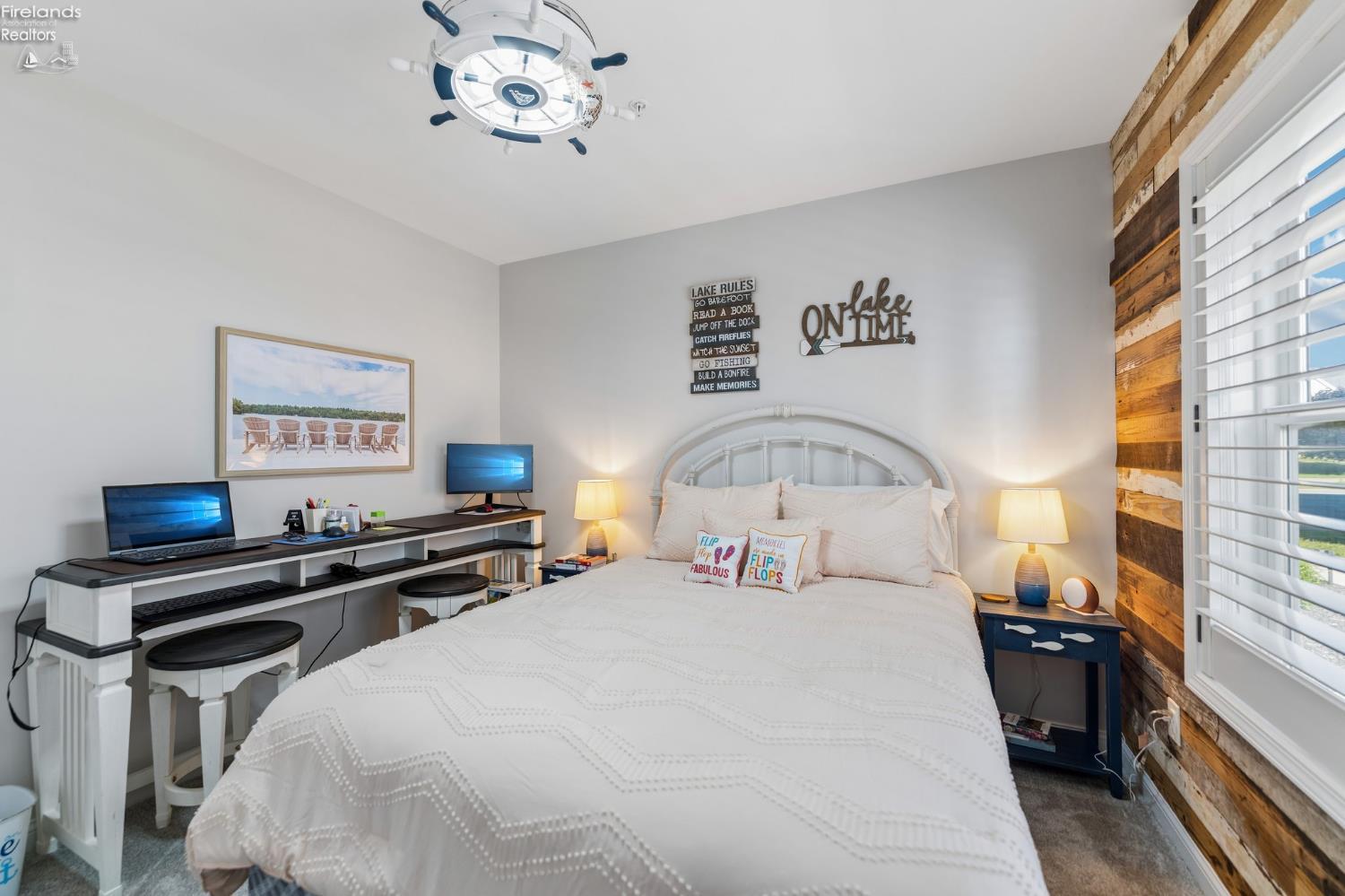 2644 S Waterside Court
