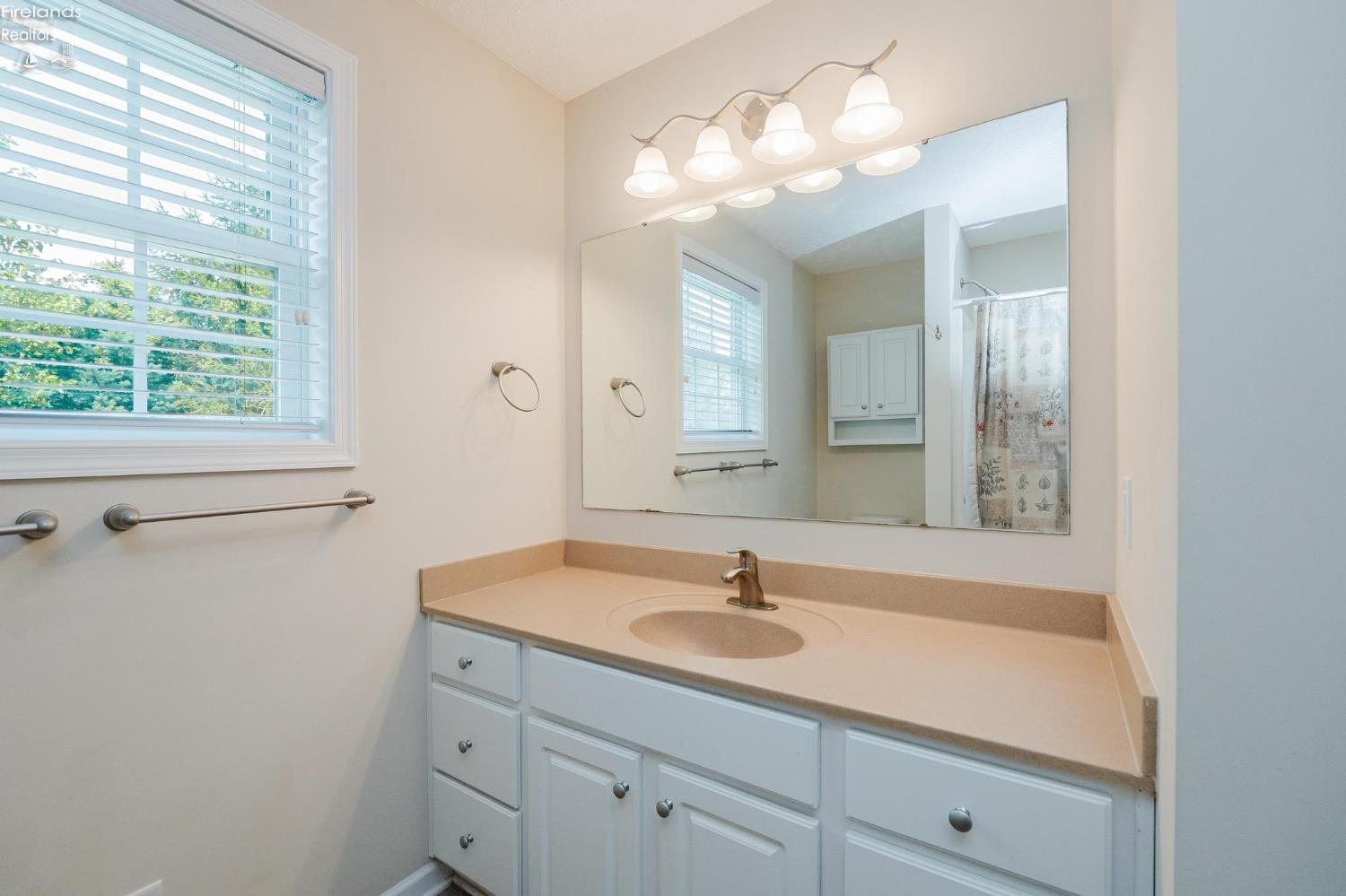 2137 S St Rt 53
