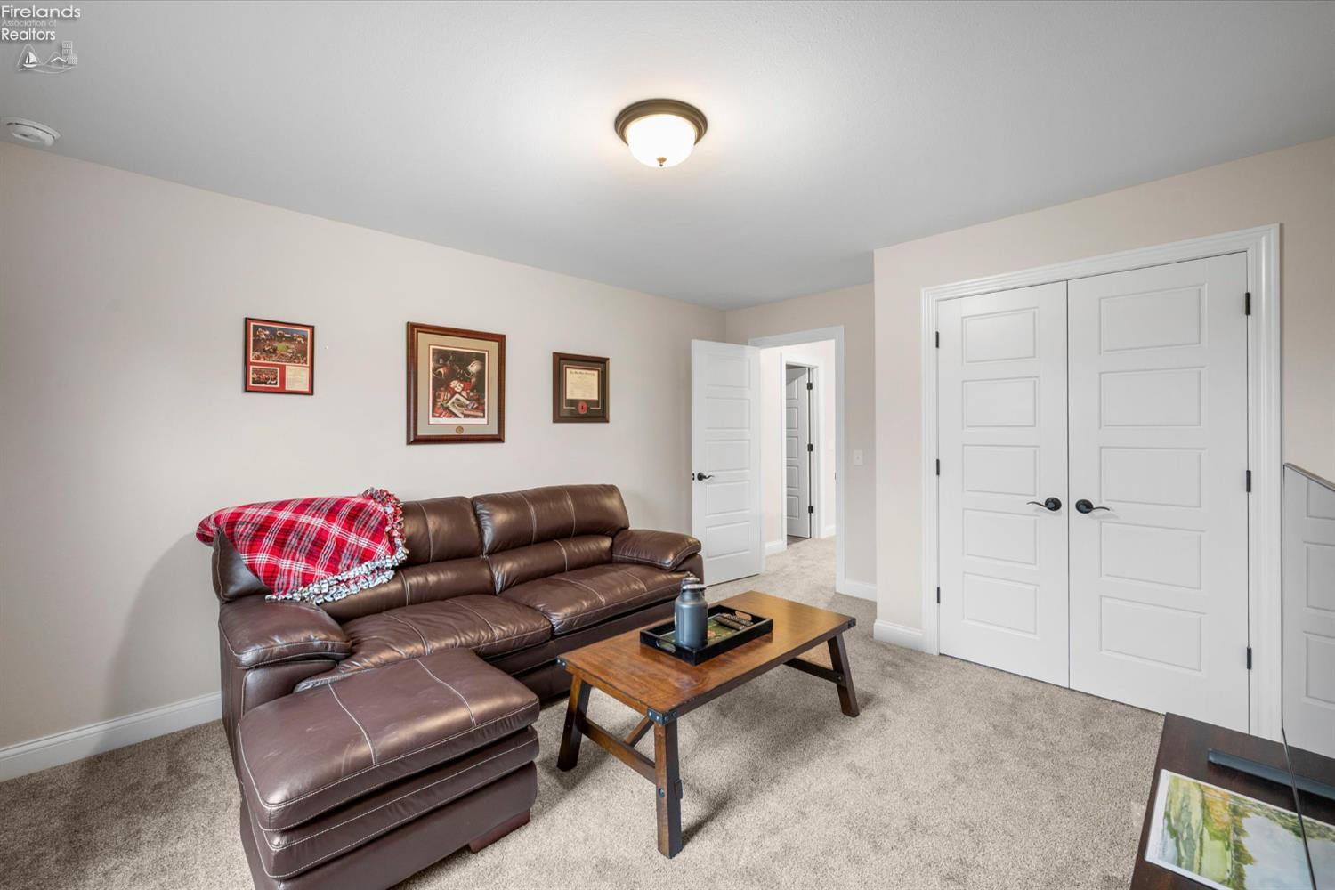 4950 Buckeye Dr.