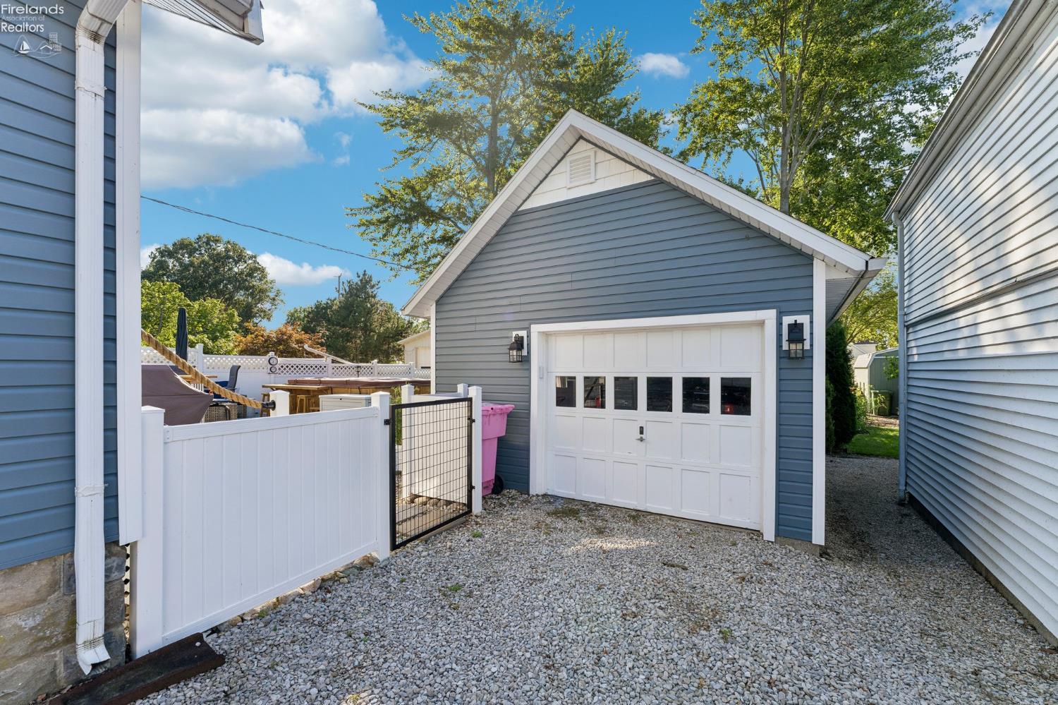 1134 NW Catawba Road