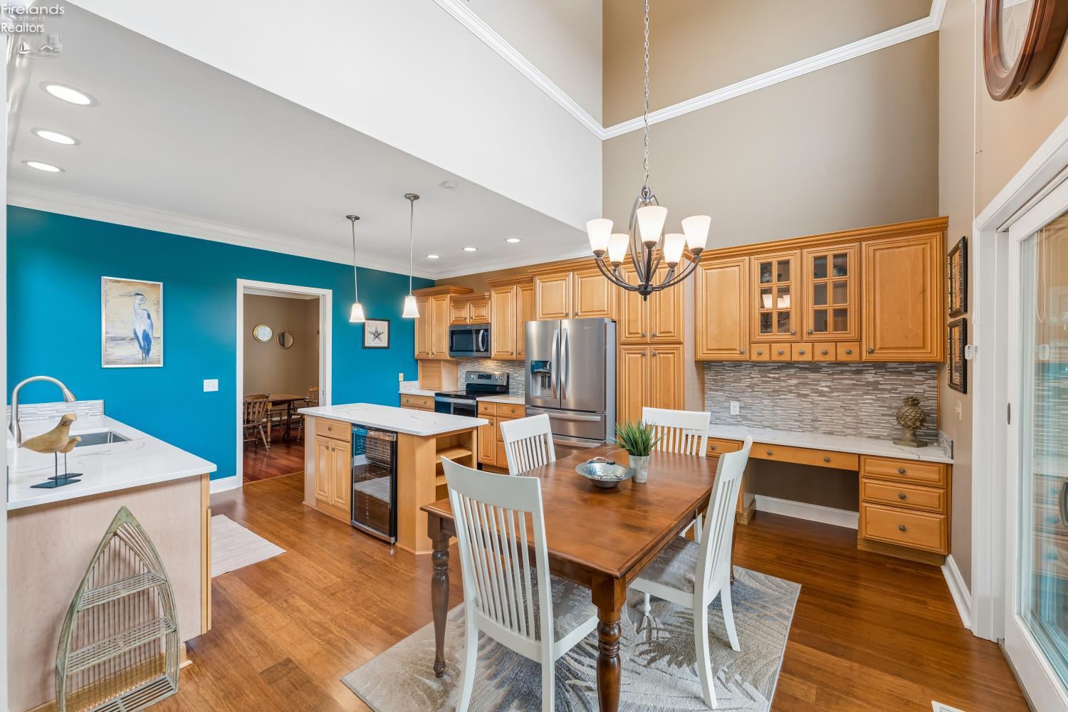 616 Harbourside Drive