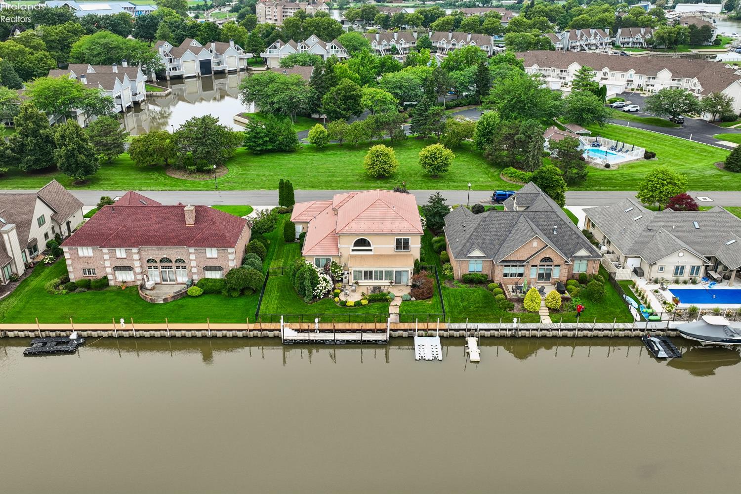 616 Harbourside Drive