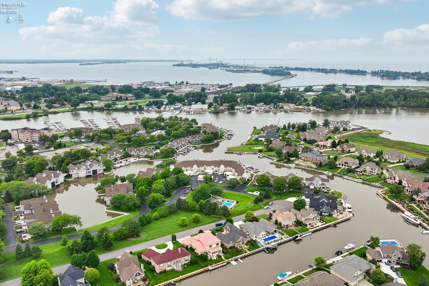 616 Harbourside Drive