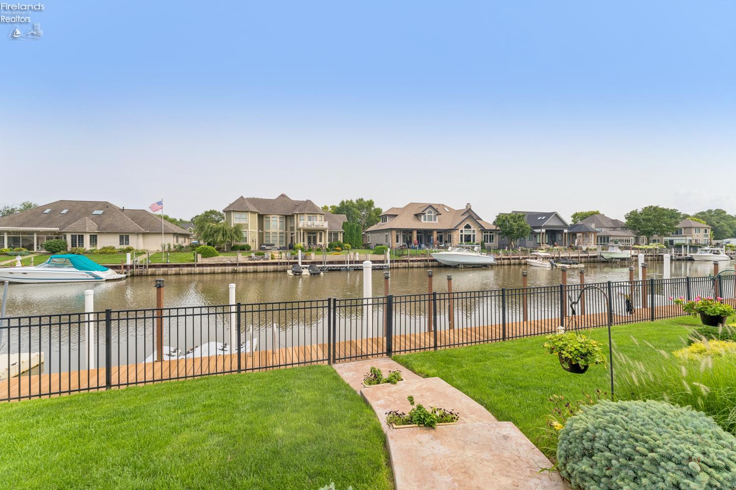 616 Harbourside Drive